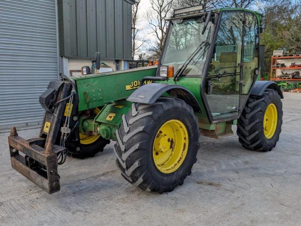 John Deere 3400 telehandler
