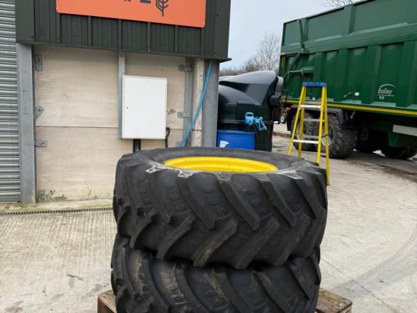 John Deere wheels and tyres 420/70/24