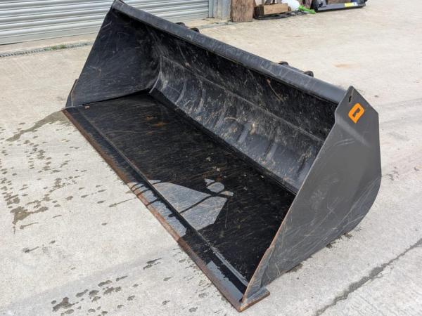 Quicke 2.1 metre bucket Mx brackets