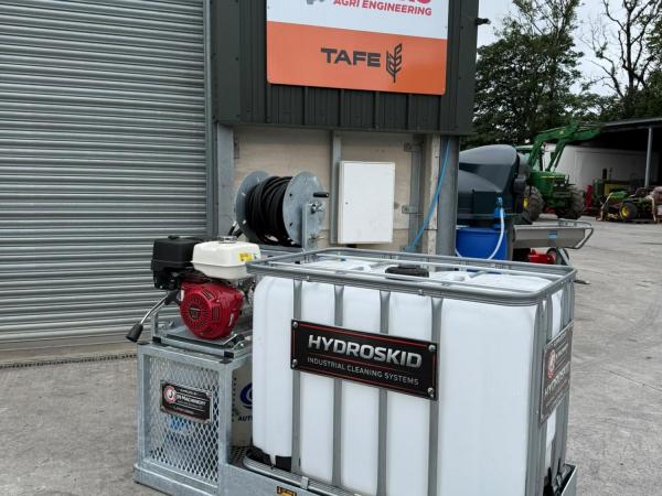 NEW HYDROSKID PRESSURE WASHER