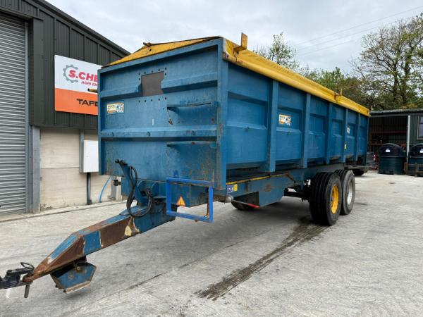 Warwick 14 ton grain trailer